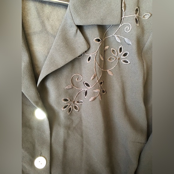 Vintage Women's Black Sheer Button-up Blouse w/Floral Embroidery Cutouts 90s/Y2K - Picture 4 of 5